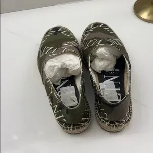 Valentino | Shoes | Valentino Green And Brown Canvas  display picture 1